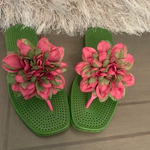 🌸Kate Spade Flip Flop-Rare🌸👗👙🌞 Barbie pink and green flowers